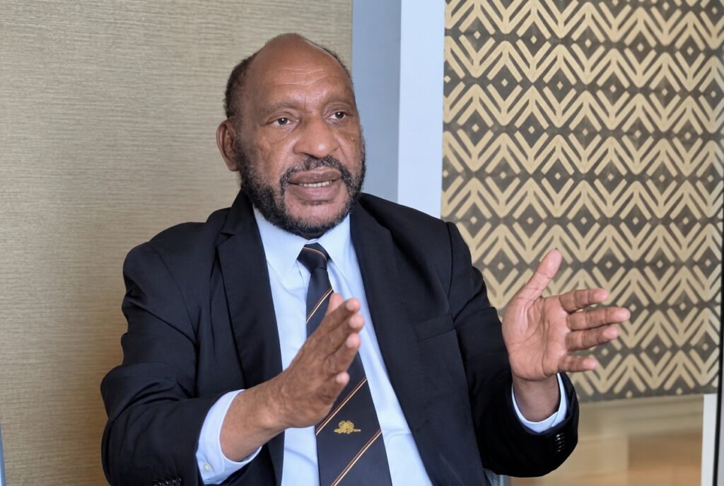 Ipatas Commits K2 Million to Wabag District Hospital, Challenges PHA Leadership